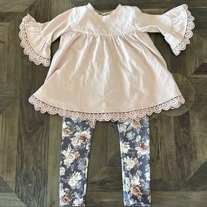 Adorable outfit. Perfect condition. 4t